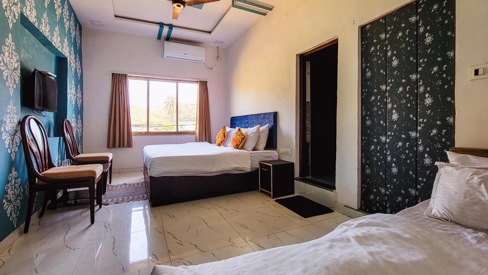 Rudraksha Hotel 3*