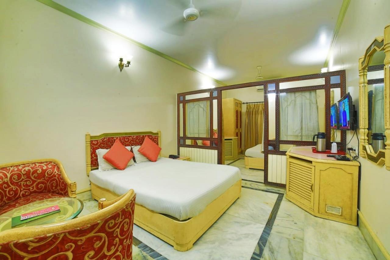 Hotel Samrat International 4*