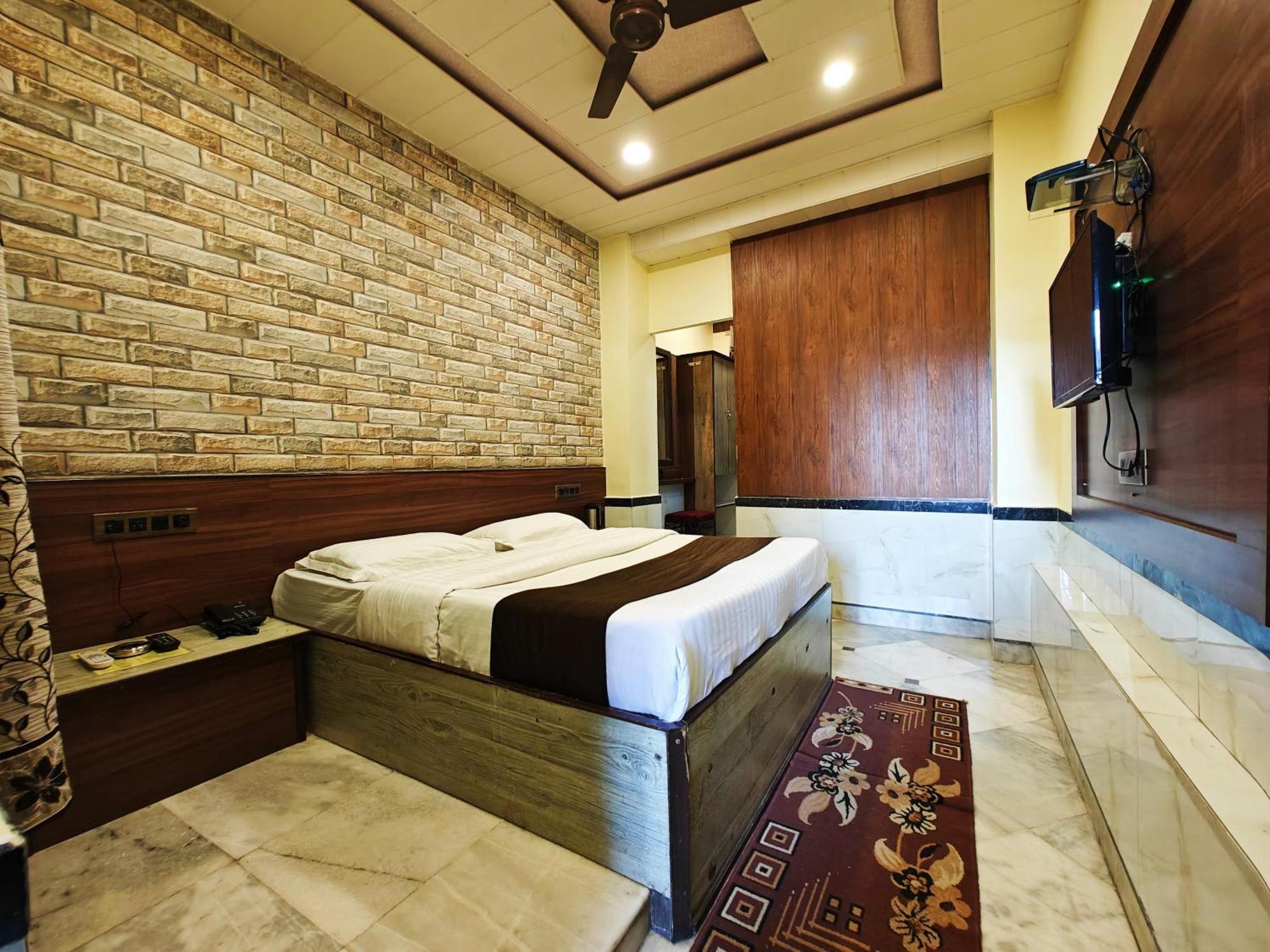 Saraswati Hotel Mount Abu