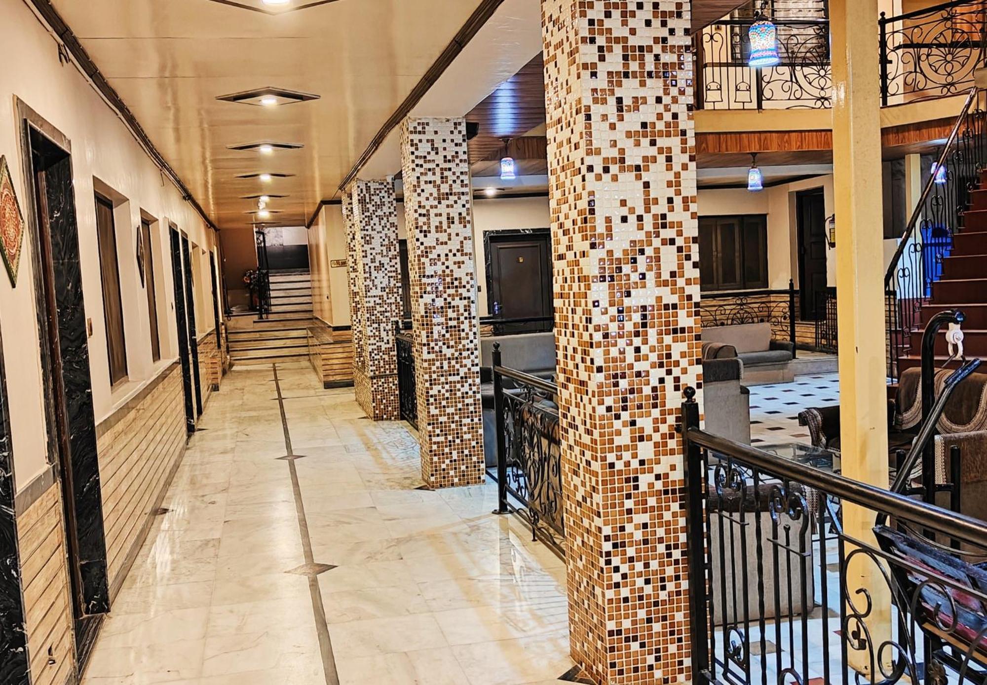 Saraswati Hotel 3*