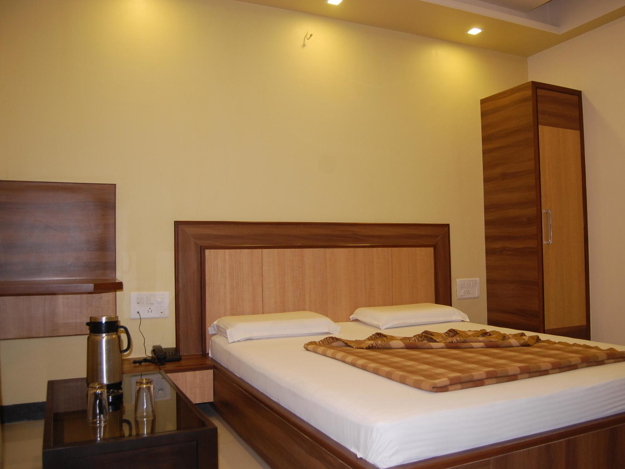 Hotel Shyam *