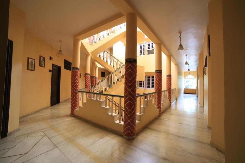 Maganji's Mount Abu
