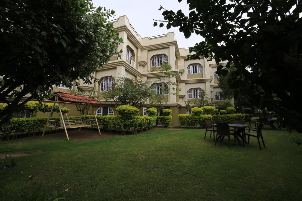 Maganji's 3* Mount Abu