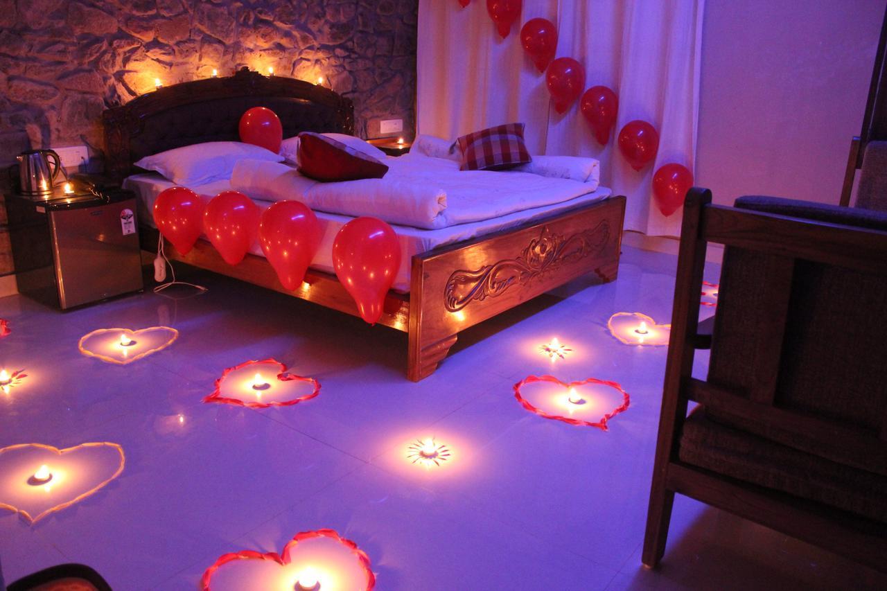 Toppers Corner 2*