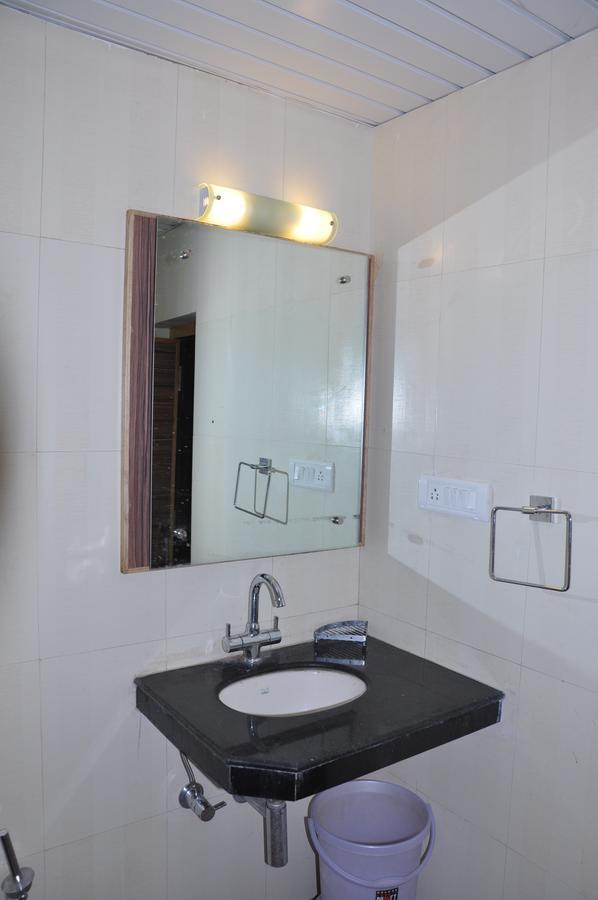 Hotel Crystal Nakki 25 Meter Mount Abu