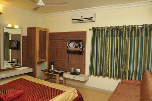 Hotel Crystal Nakki 25 Meter Mount Abu