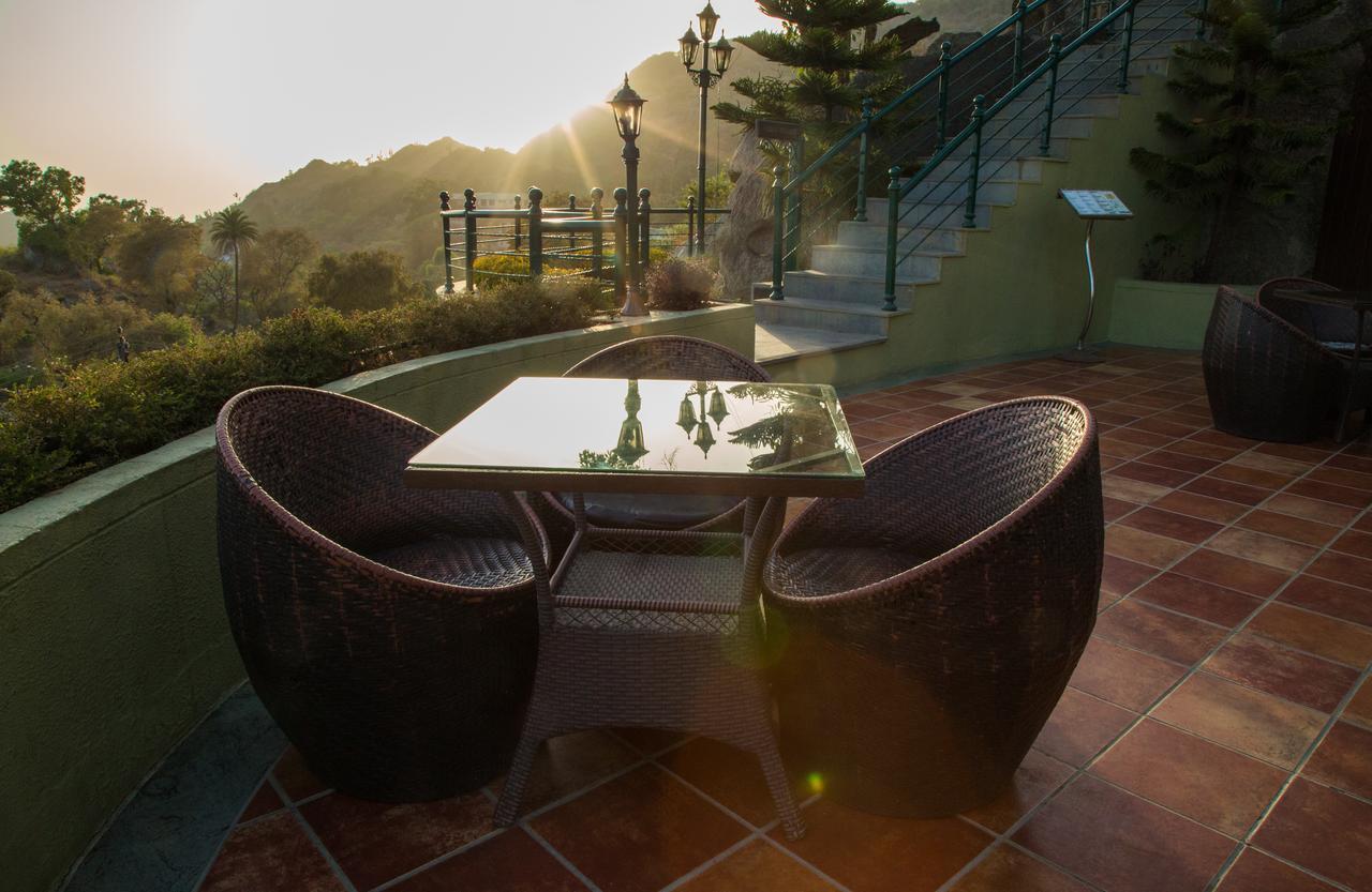 The Colonial Manek Manor Resort