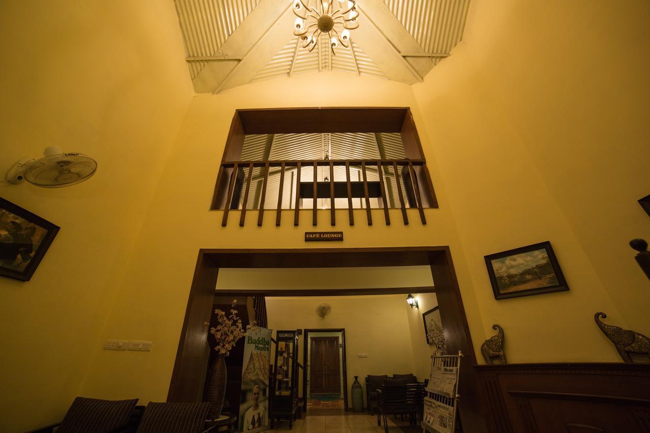 The Colonial Manek Manor 3*
