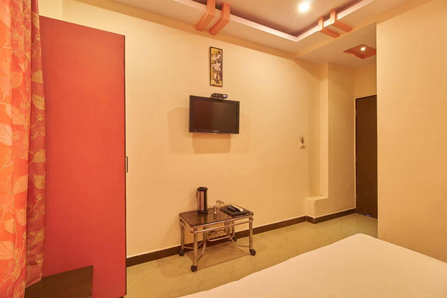 Hotel Goodluck Residency 500 Meters From Nakki Mount Abu