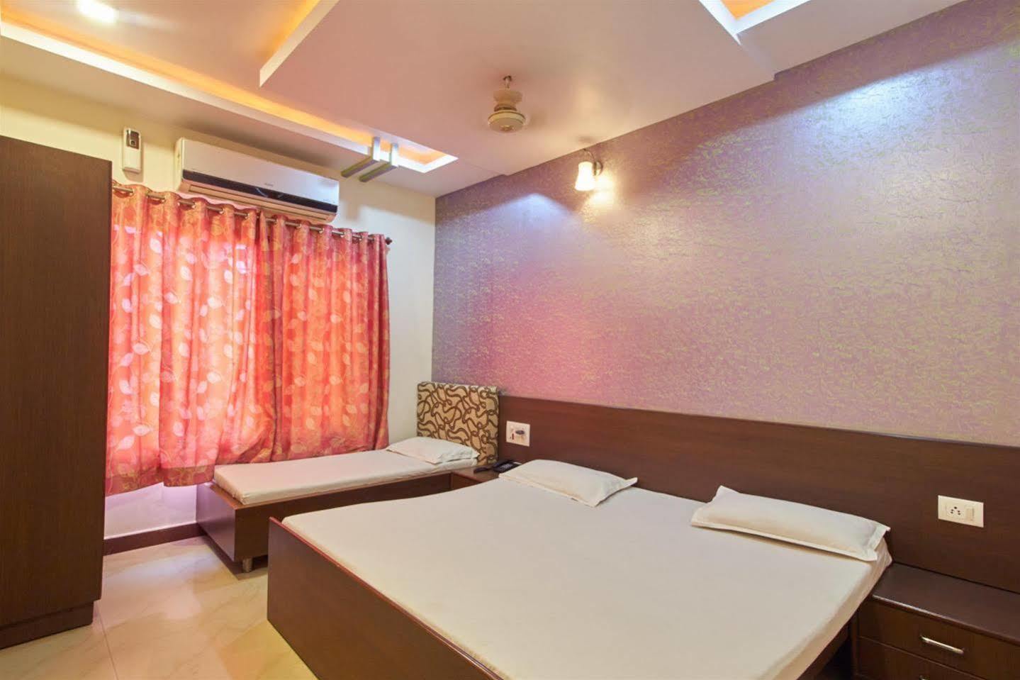 Hotel Goodluck Residency 500 Meters From Nakki 2*