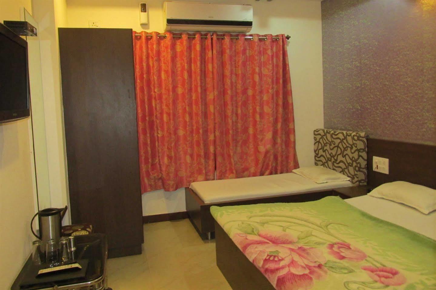 Goodluck Residency 500 Meters From Nakki