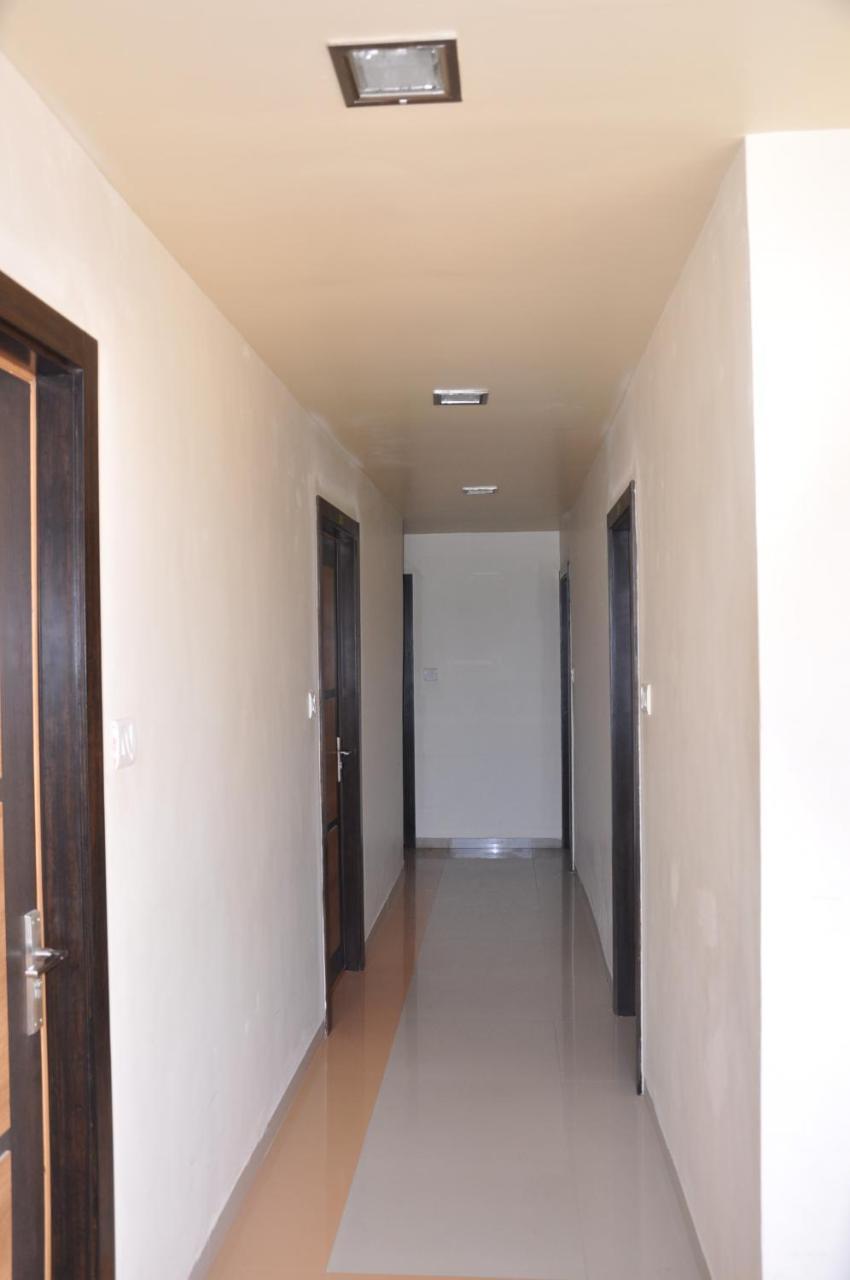 Hotel Crystal Nakki 25 Meter 2*