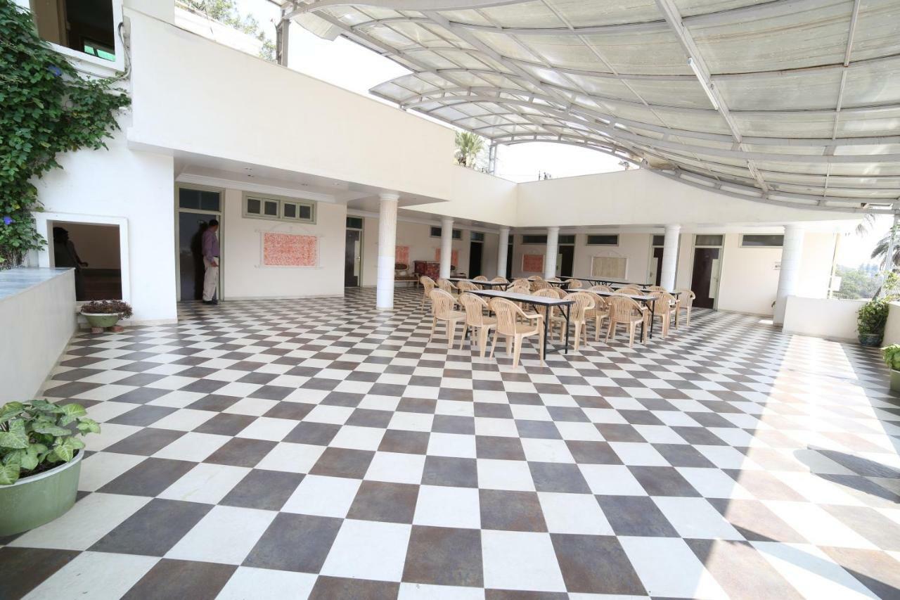 Hotel Samrat International