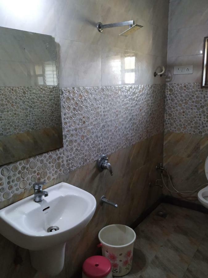 Kaka Hotel