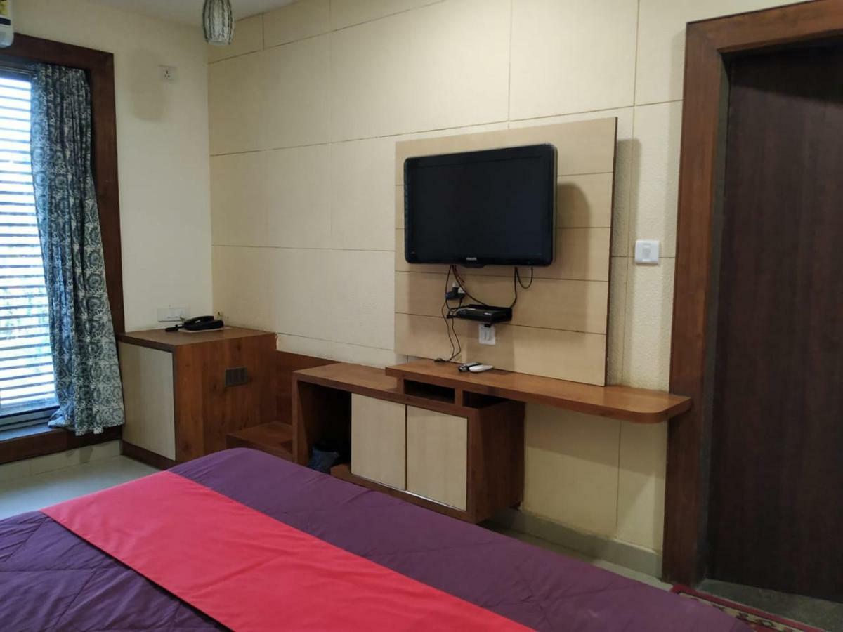 Kaka Hotel