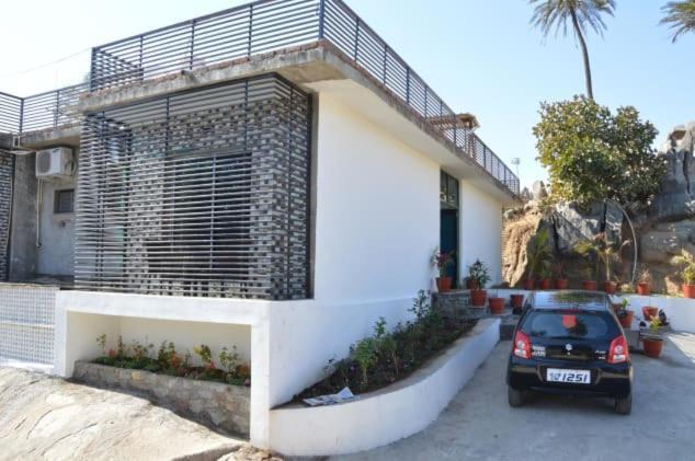 Kaka Hotel Mount Abu