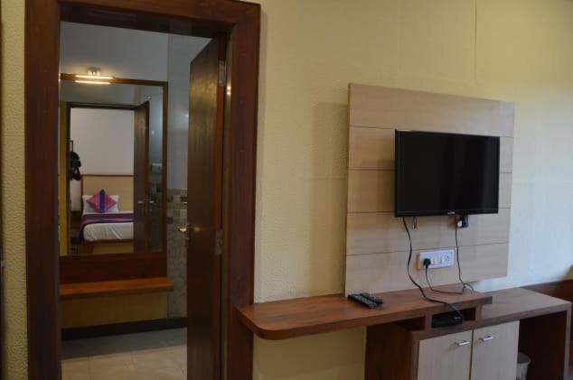Kaka Hotel Mount Abu