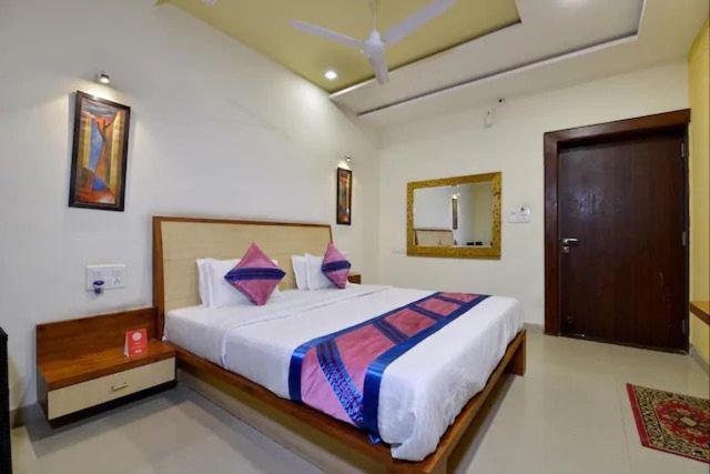 Kaka Hotel Mount Abu