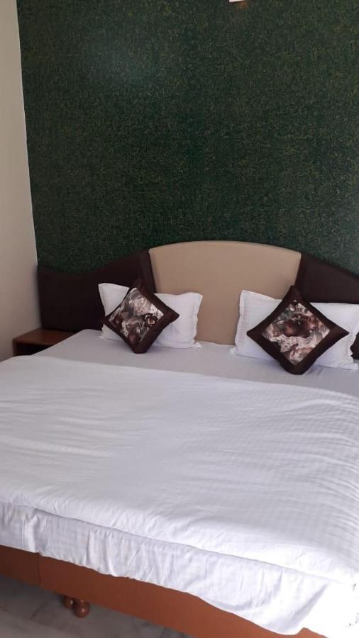 Hotel Paradise For Couples