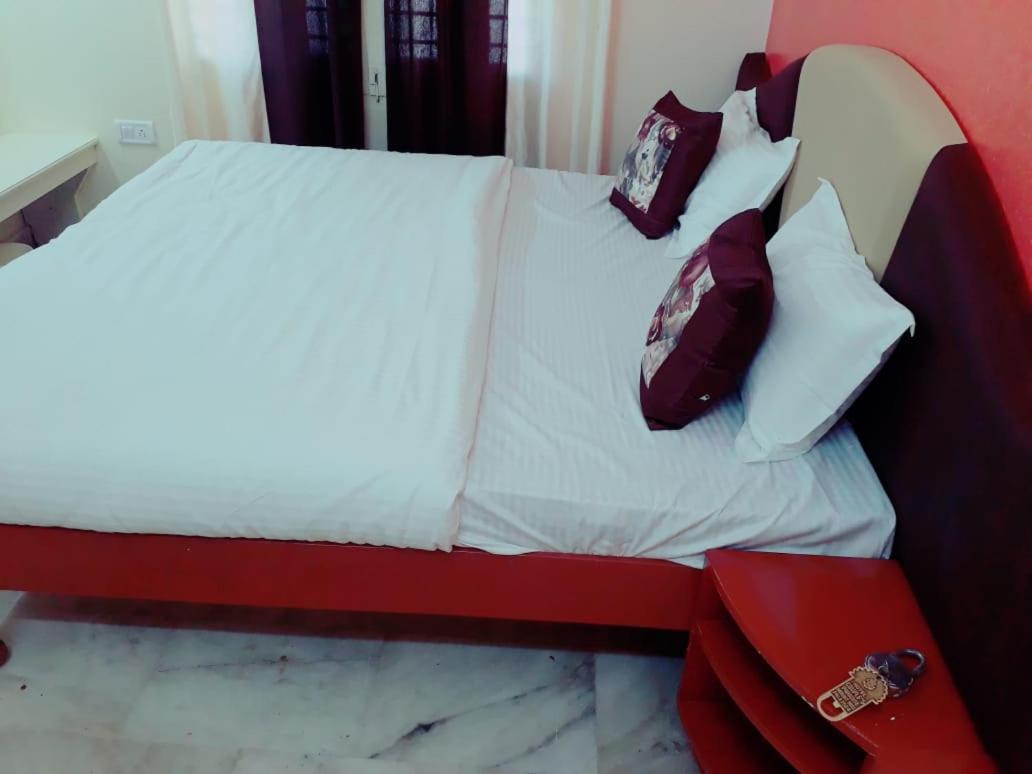 Hotel Paradise For Couples